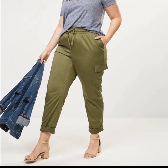 🆕 Lane Bryant Ankle Cargo Pants - Picture 3 of 13